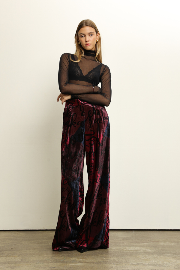 LOVE PATTERN BURGUNDY PLUSH TROUSERS